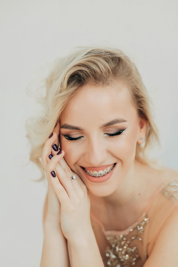 Bagues céramiques : votre solution orthodontique à Nanterre